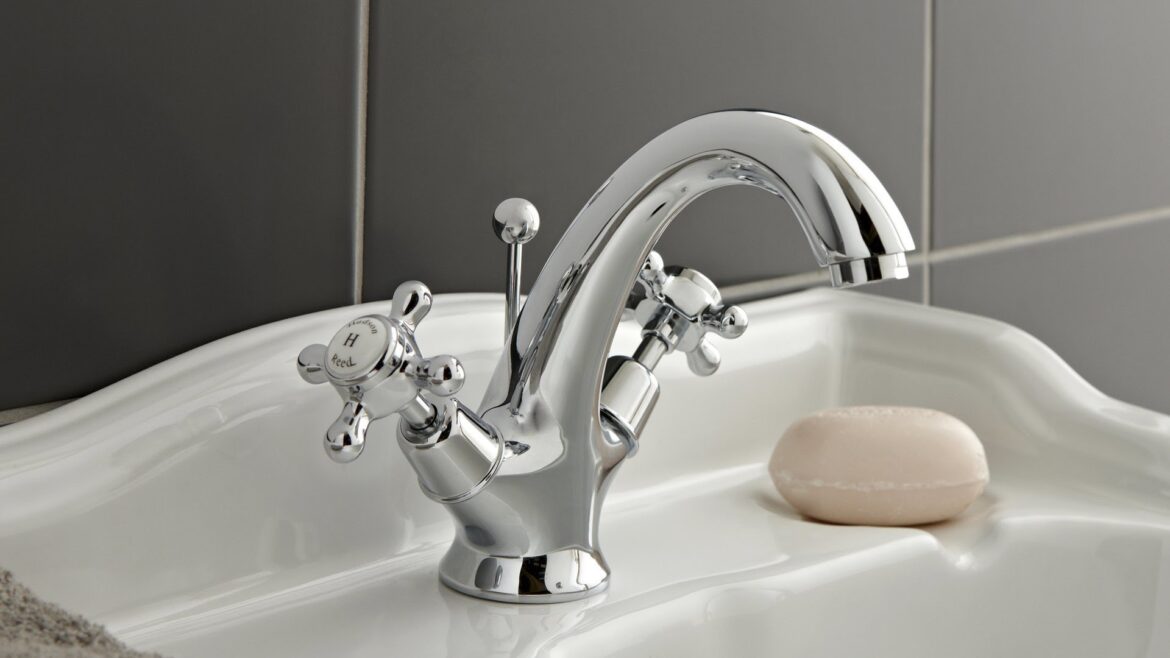 Bathroom Blogs: What Should I Look For When Buying a Bathroom Faucet?
